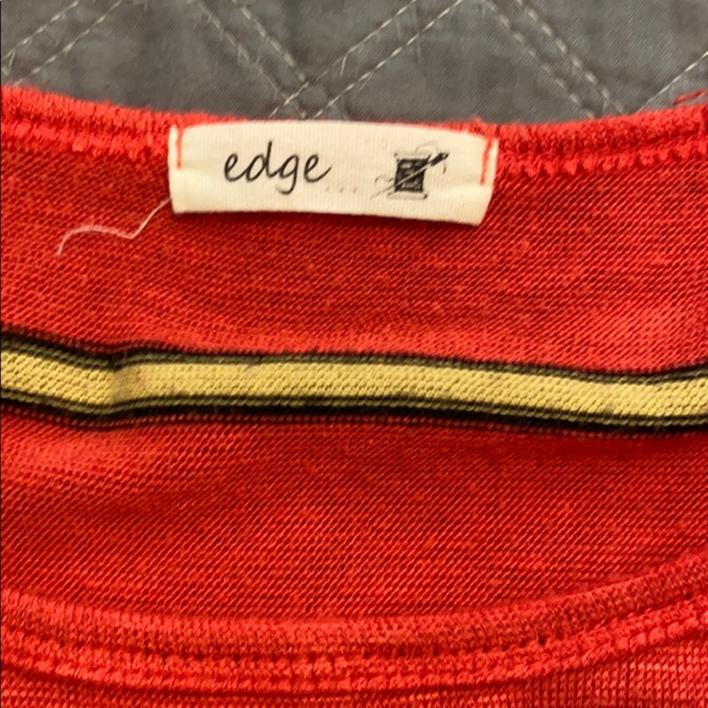 Edge | M - Picture 2 of 3